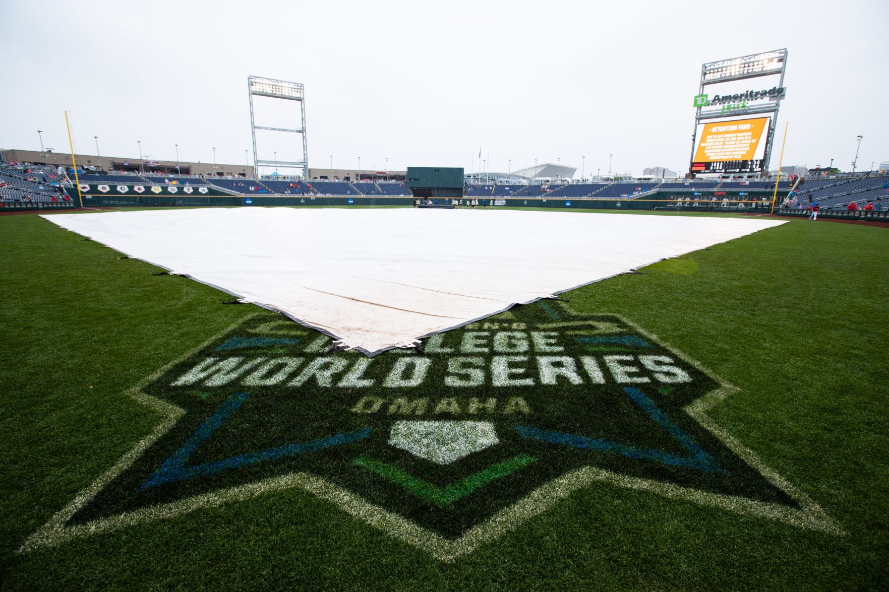 Auburn vs. Louisville at the College World Series